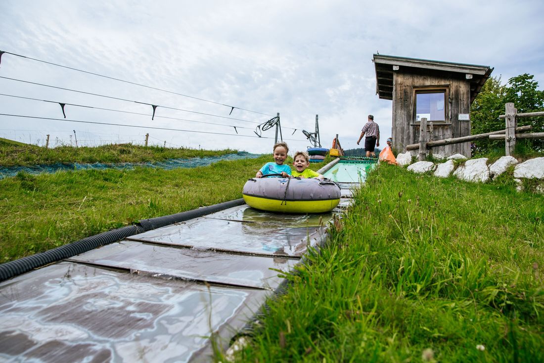 Reifenrutsche auf der Kesselalm