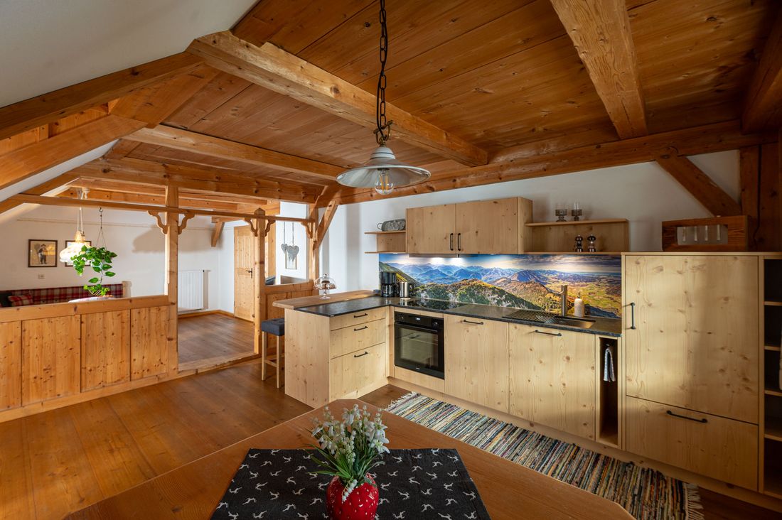 Küche mit Theke in unserer Dinkelmühle im 2. OG