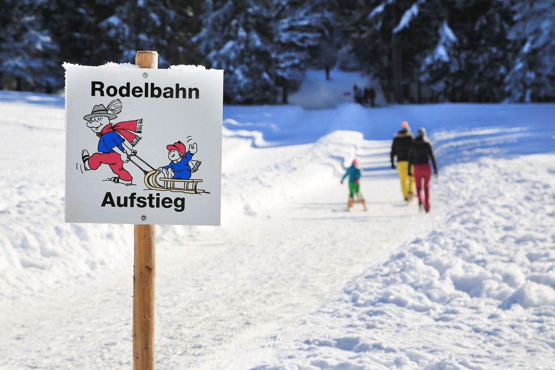 Schlittenfahren im Inzeller Ortsteil Adlgaß