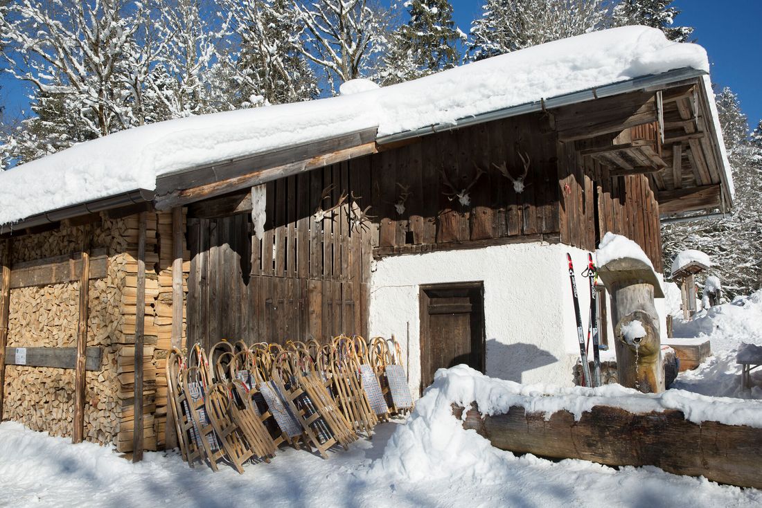 Schlittenfahren im Inzeller Ortsteil Adlgaß