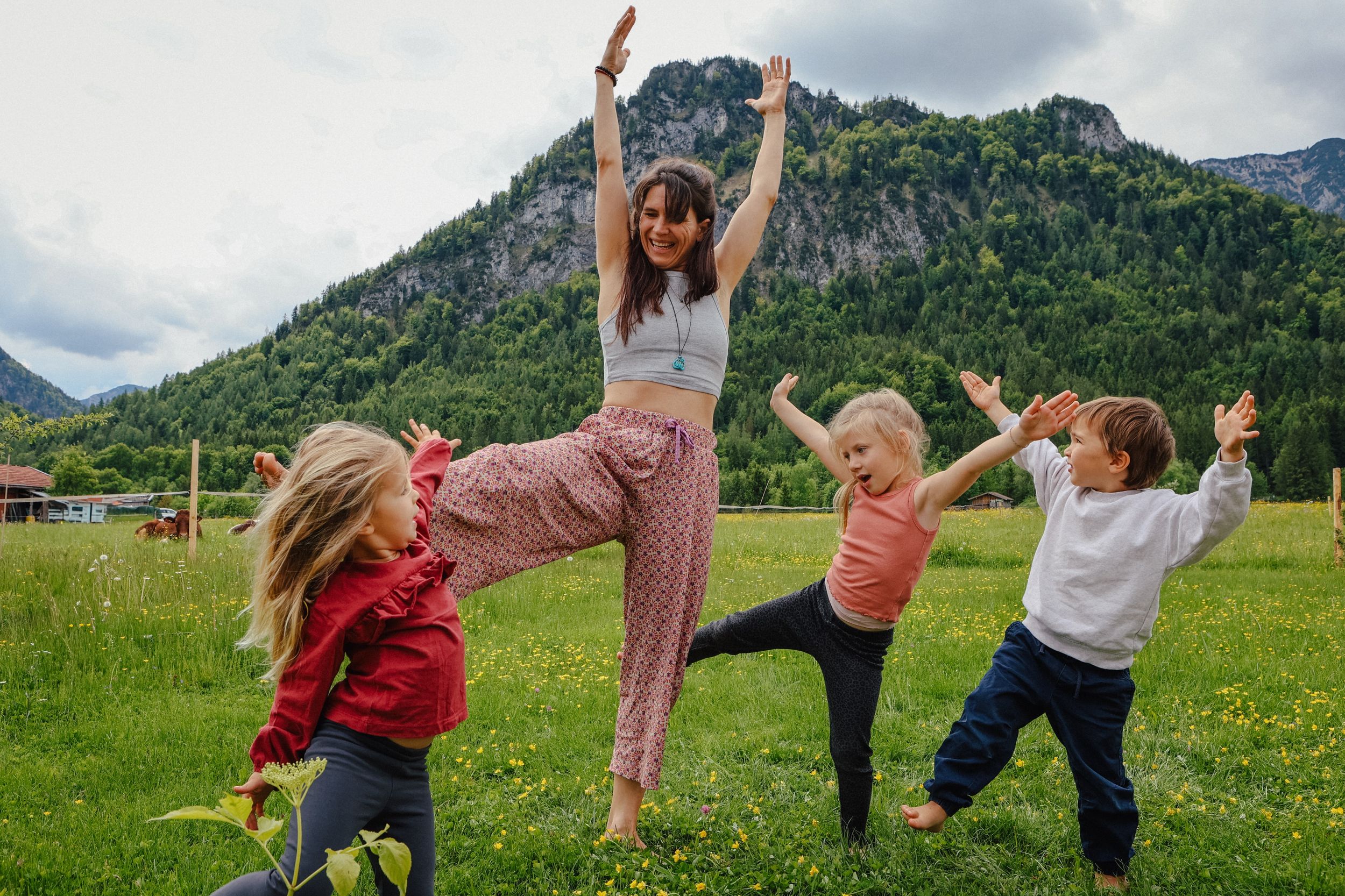 Familienyoga im Park